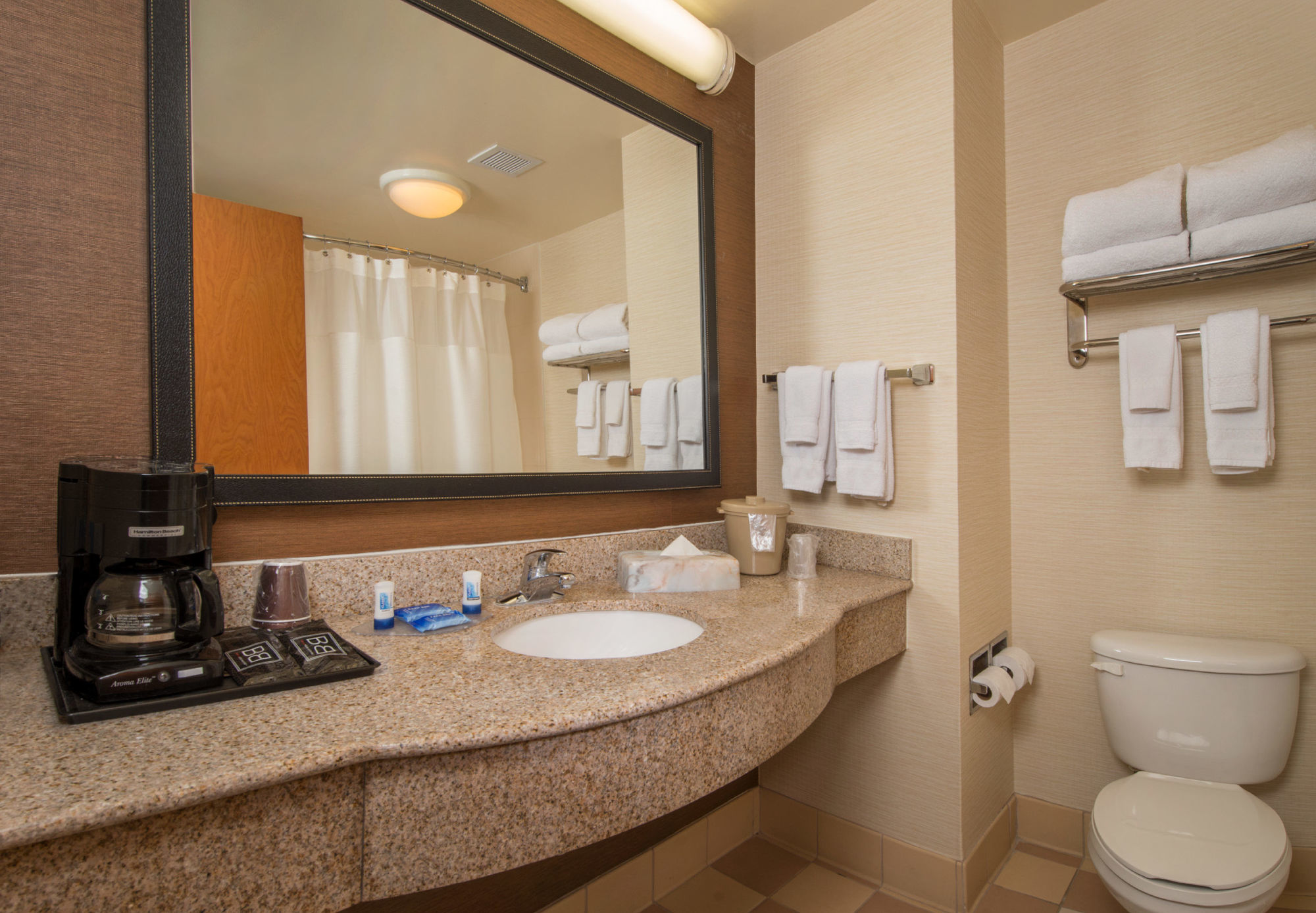 Fairfield Inn & Suites By Marriott Williamsburg Room photo